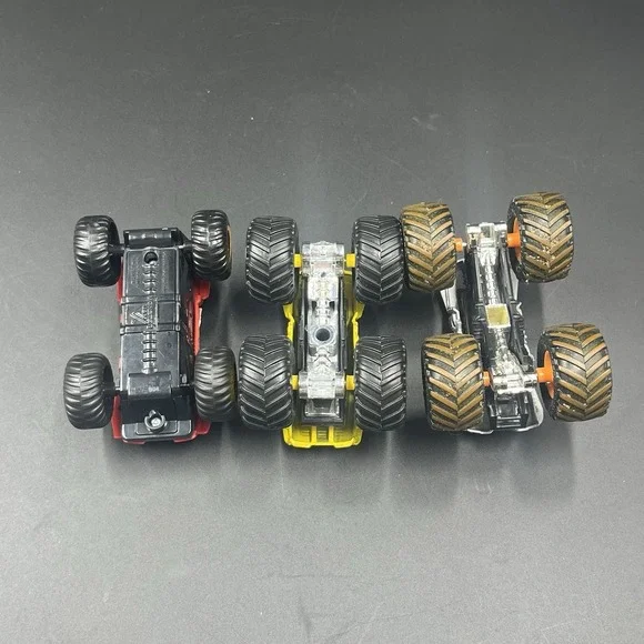 Hot Wheels Maximum Destruction MAXD Monster Jam Truck 1:64 Lot Of 3 - Picture 6 of 8